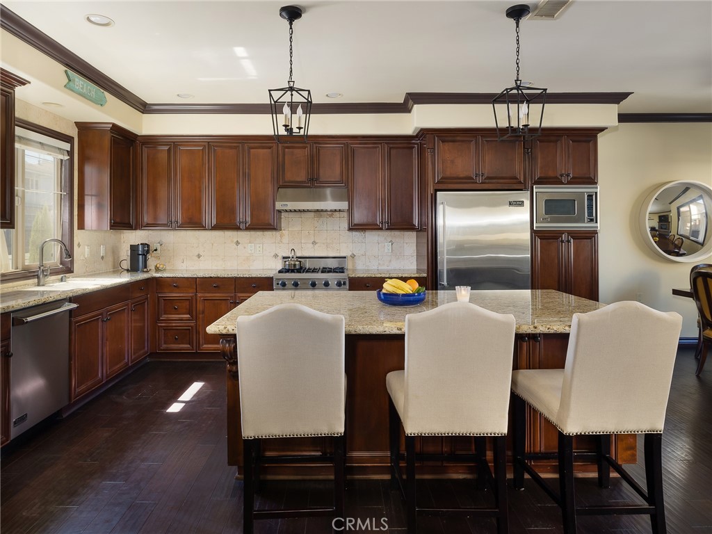 509 W Grand Avenue