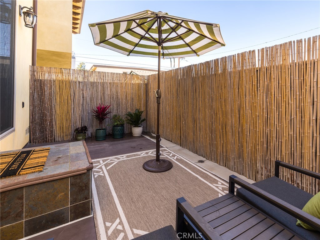 509 W Grand Avenue