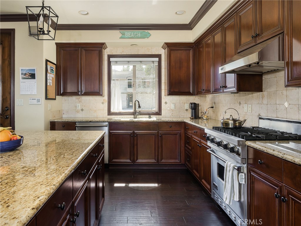 509 W Grand Avenue