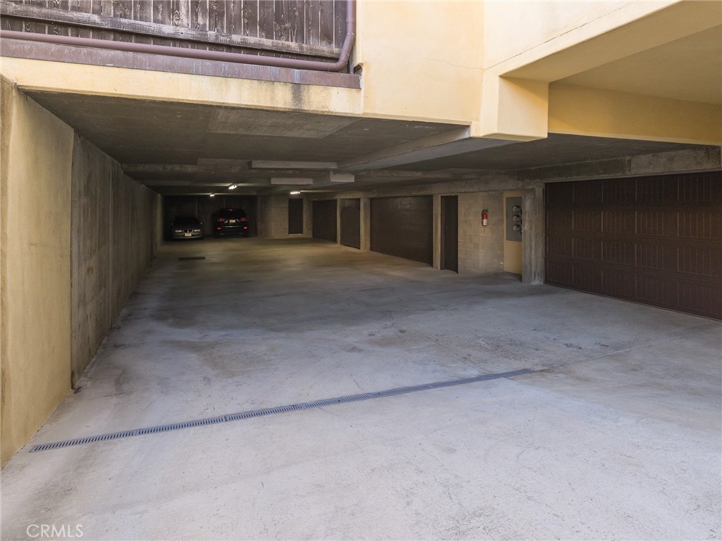 509 W Grand Avenue