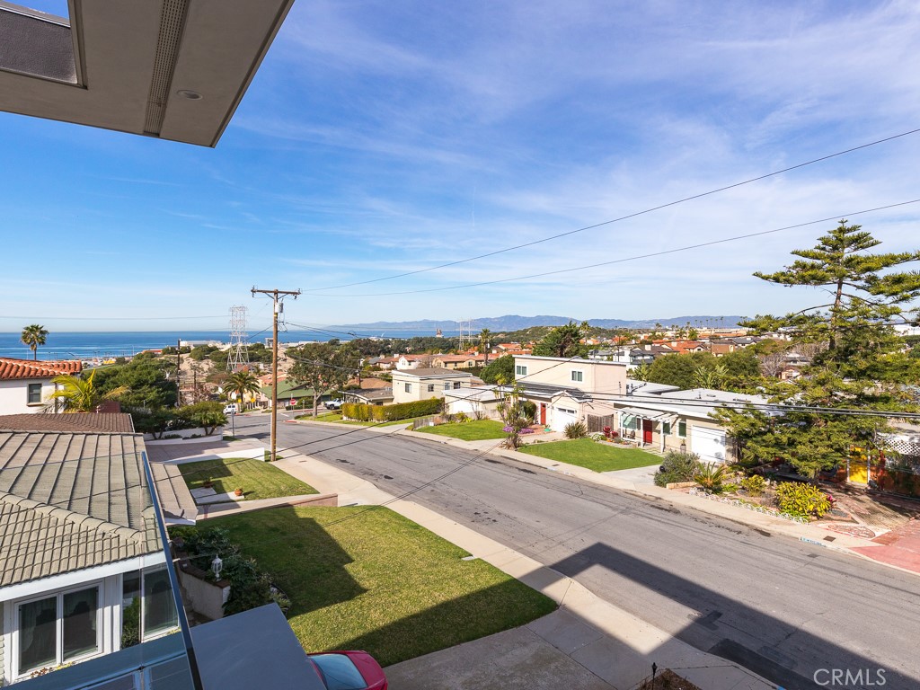 650 W Maple Avenue