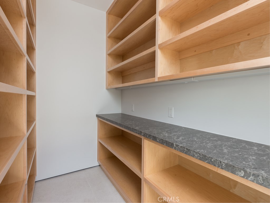 650 W Maple Avenue
