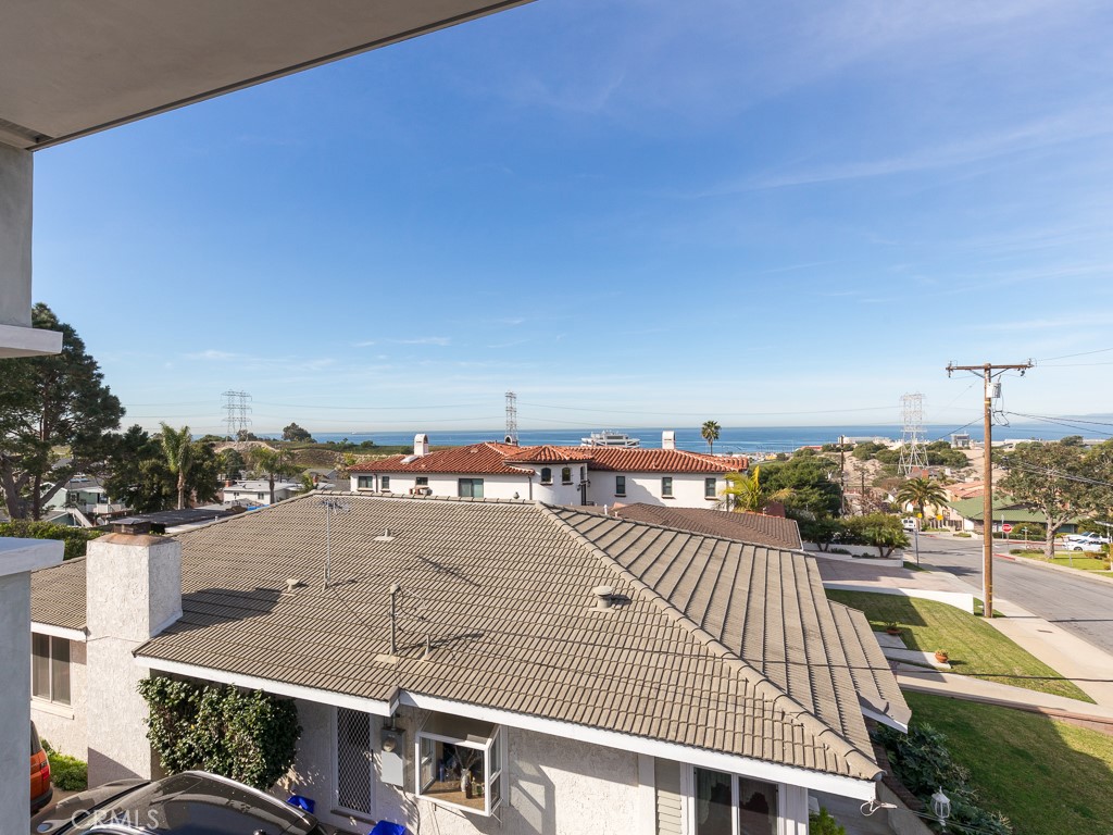 650 W Maple Avenue