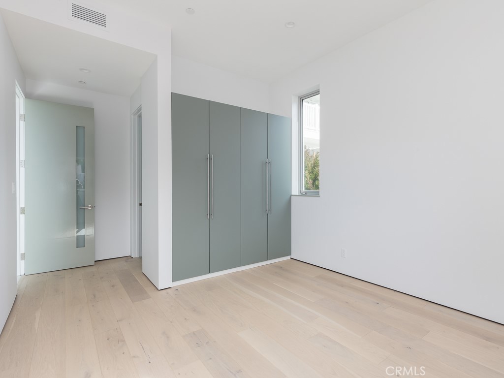 650 W Maple Avenue