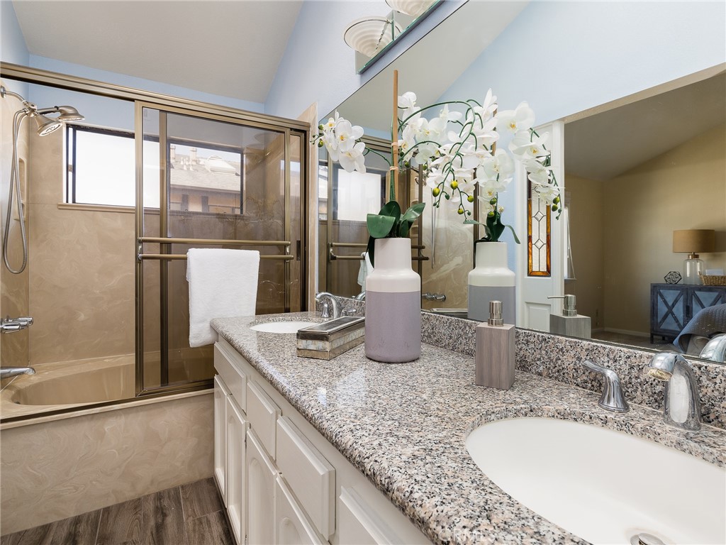 1711 E Pine Avenue Unit: 6