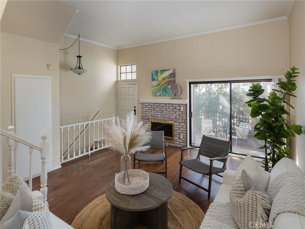 1711 E Pine Avenue Unit: 6