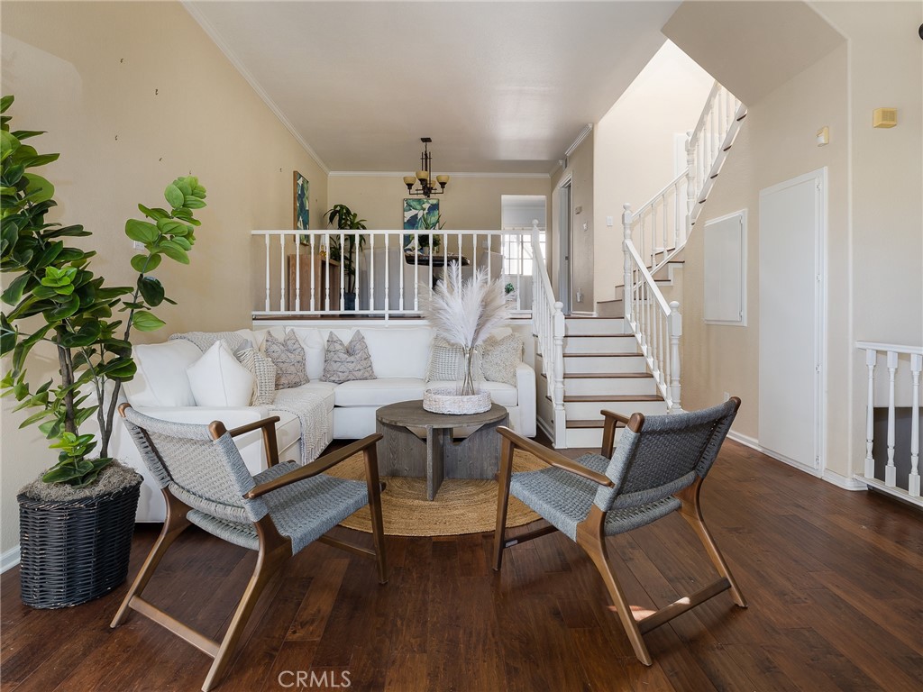 1711 E Pine Avenue Unit: 6