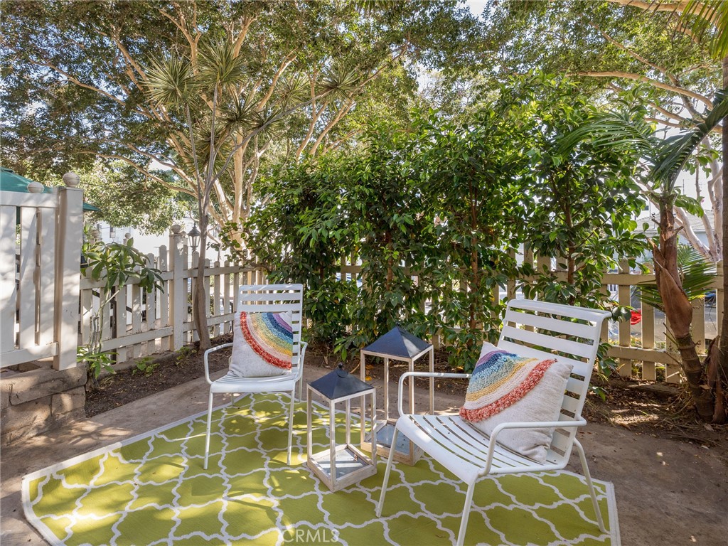 1711 E Pine Avenue Unit: 6