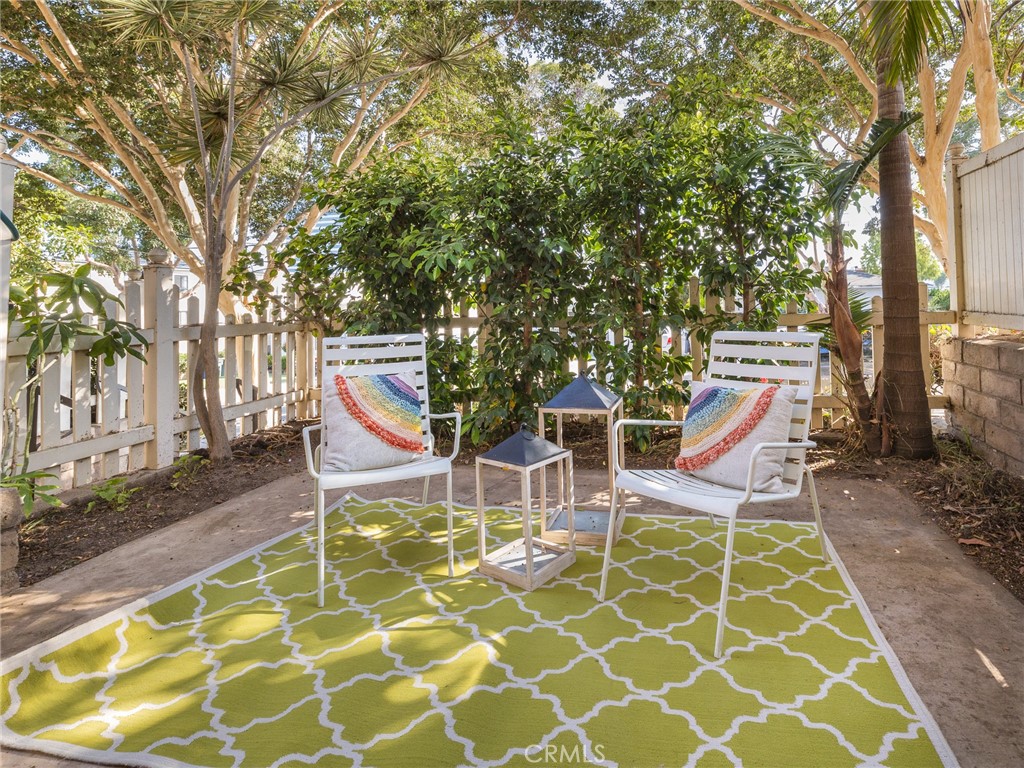 1711 E Pine Avenue Unit: 6