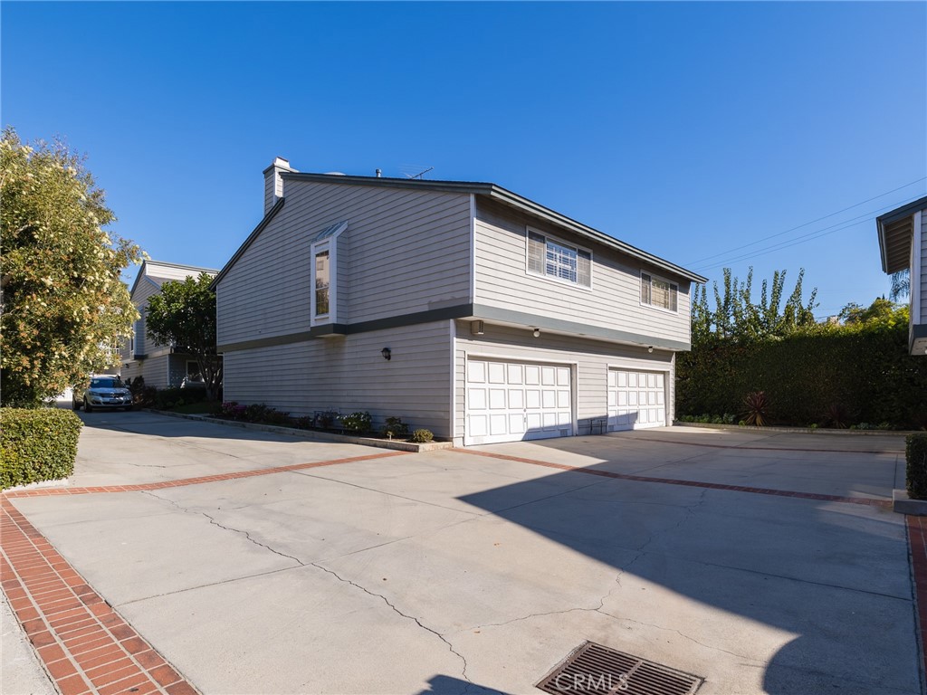 607 E Pine Avenue
