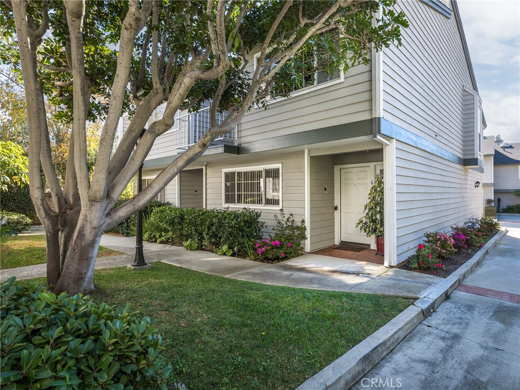 607 E Pine Avenue