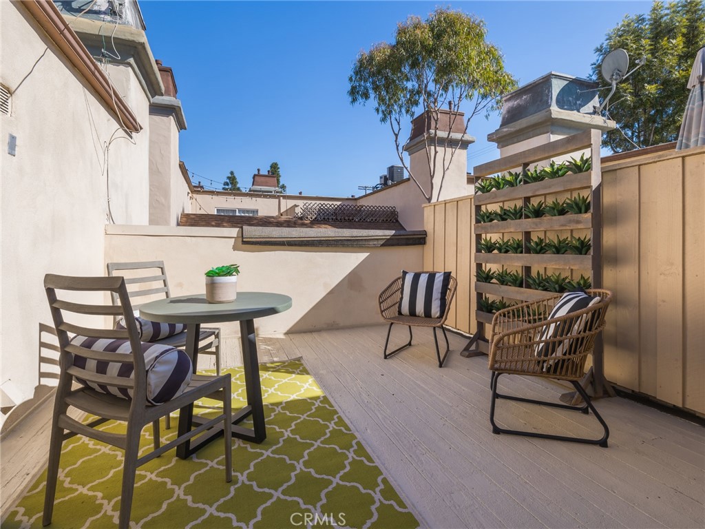 7120 La Tijera Boulevard Unit: A201