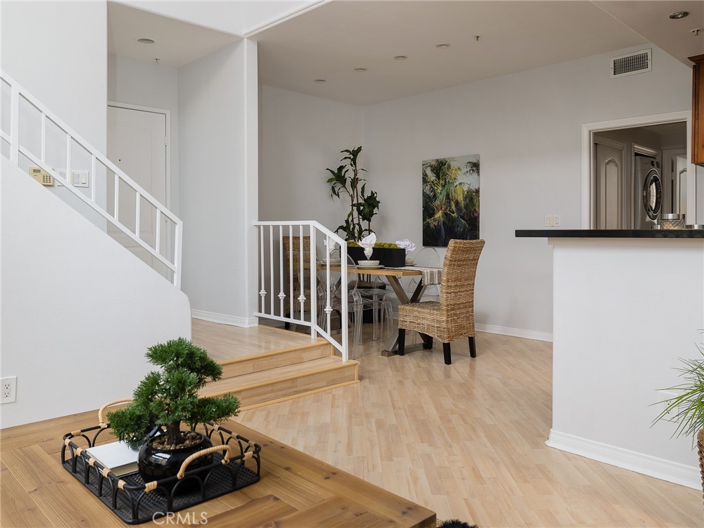 7120 La Tijera Boulevard Unit: A201