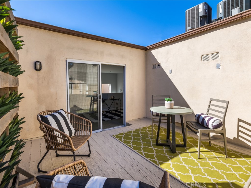 7120 La Tijera Boulevard Unit: A201