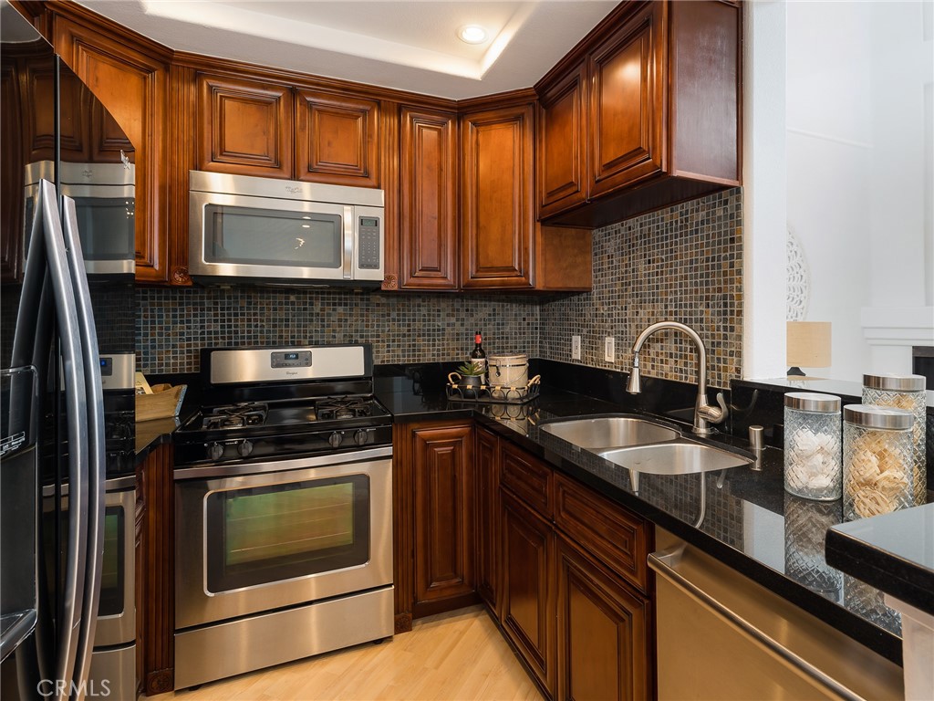 7120 La Tijera Boulevard Unit: A201