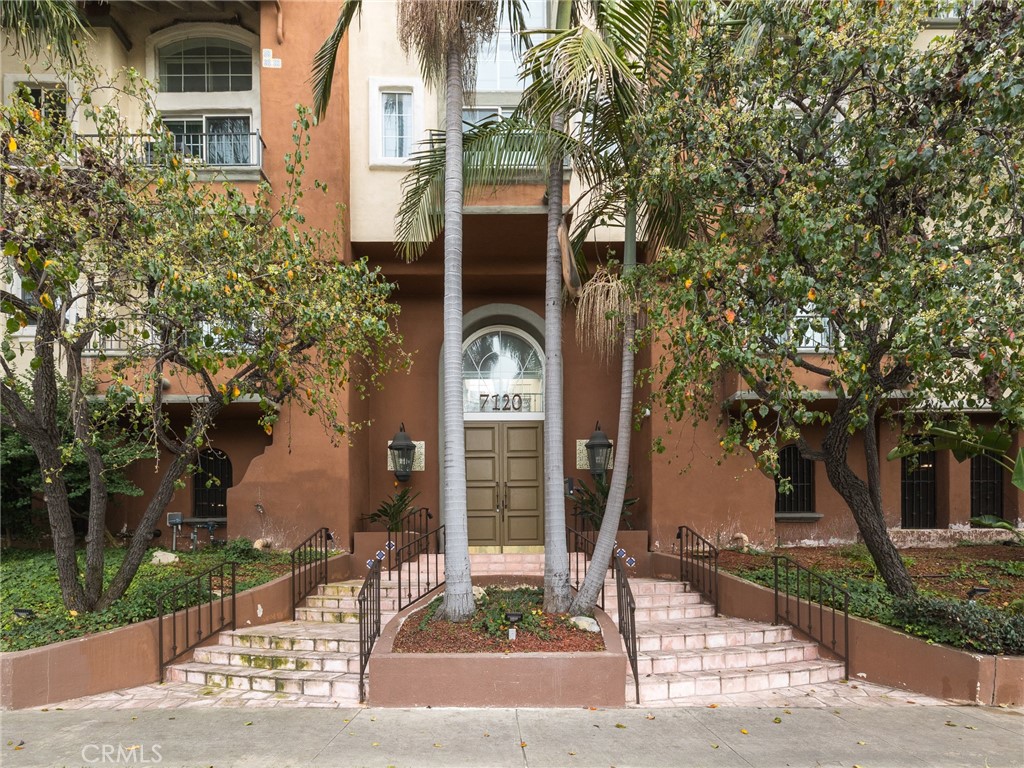 7120 La Tijera Boulevard Unit: A201