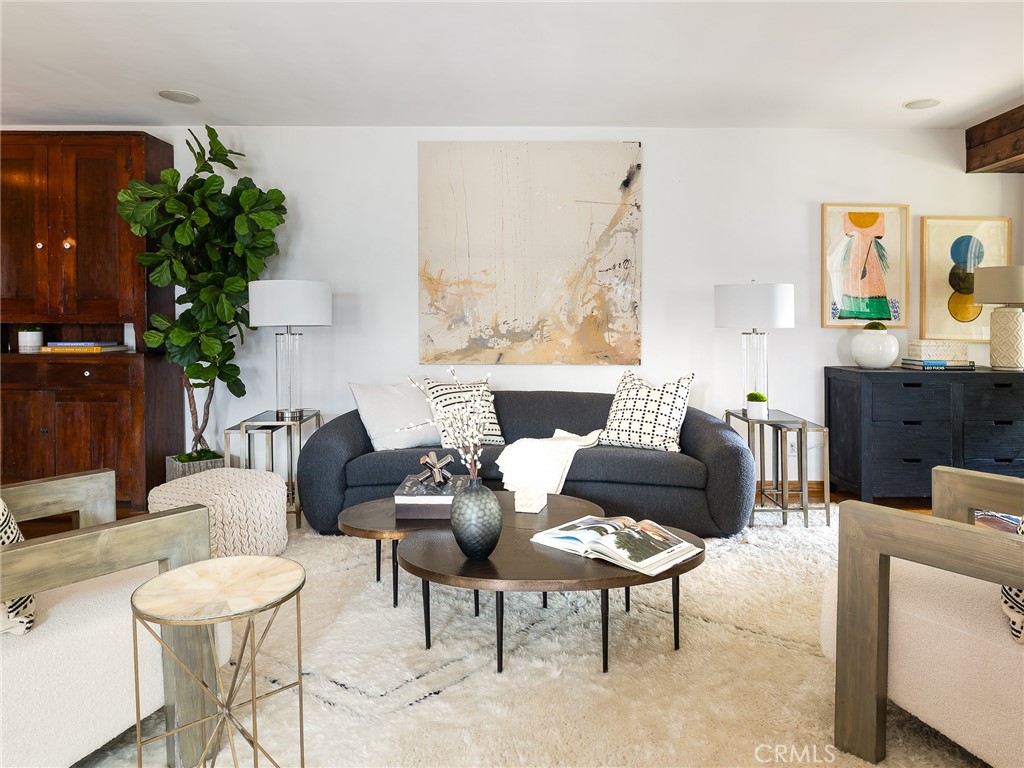 228 W Maple Avenue