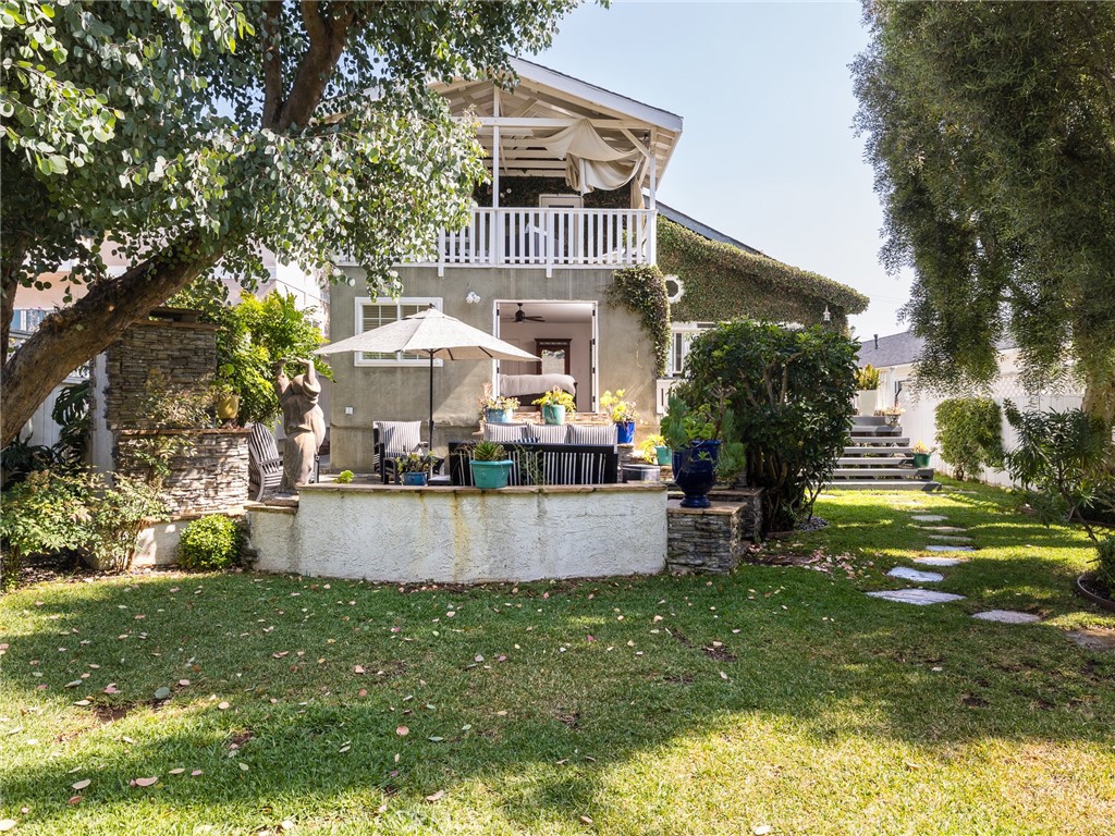 228 W Maple Avenue