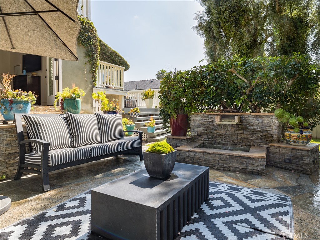 228 W Maple Avenue
