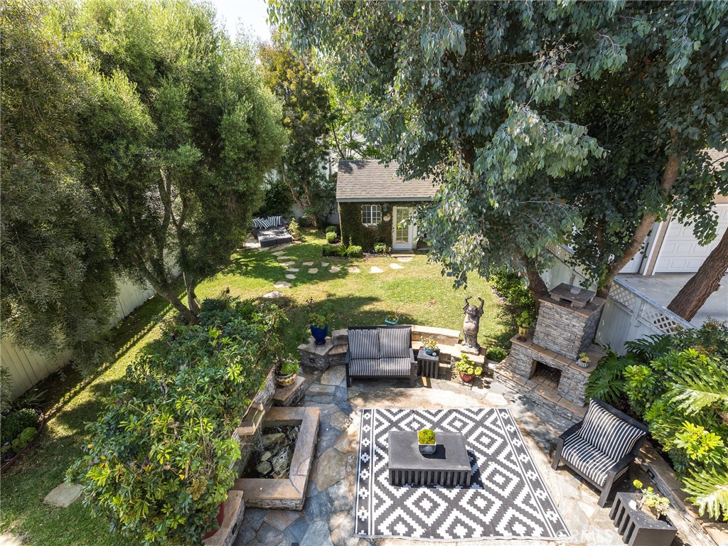 228 W Maple Avenue