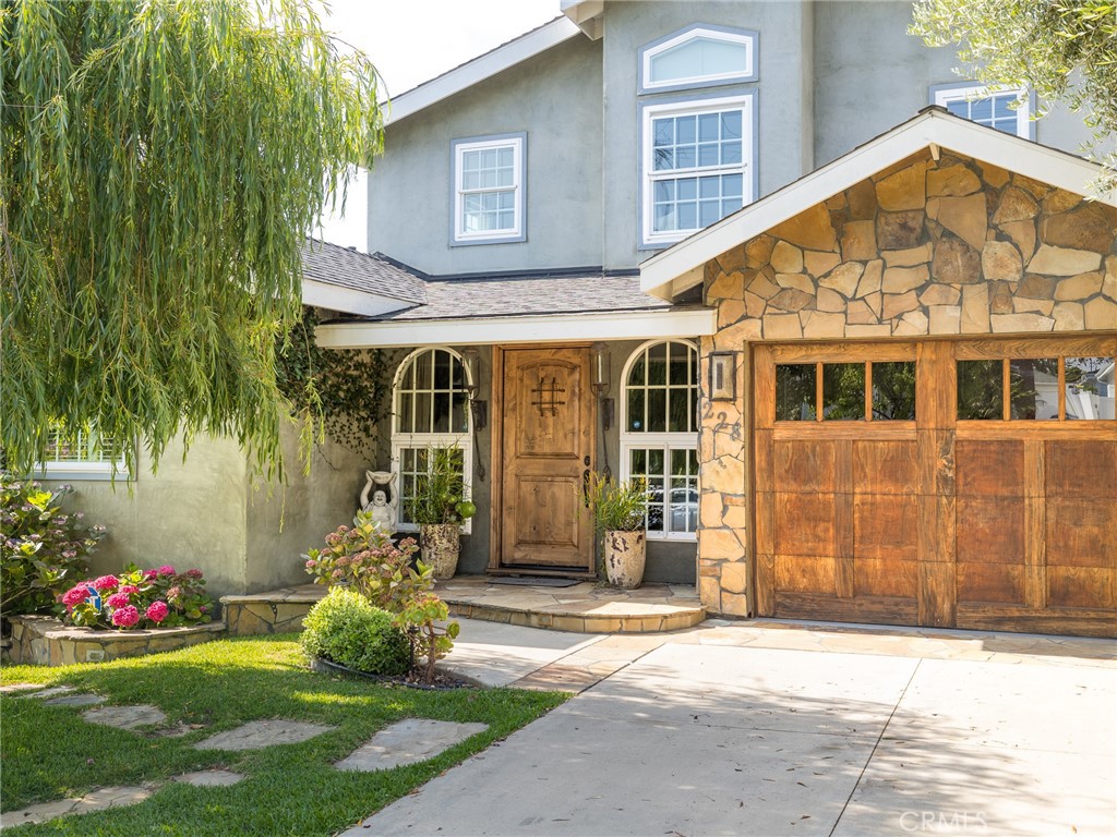 228 W Maple Avenue