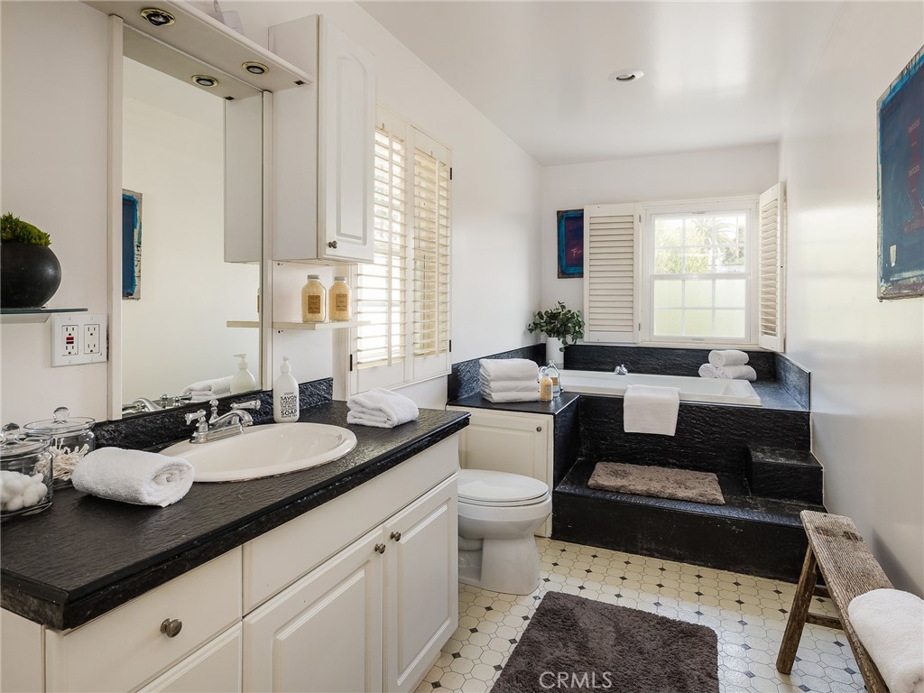 228 W Maple Avenue