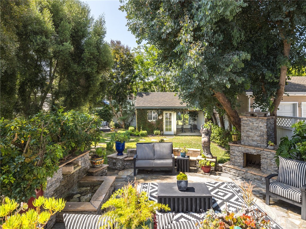 228 W Maple Avenue