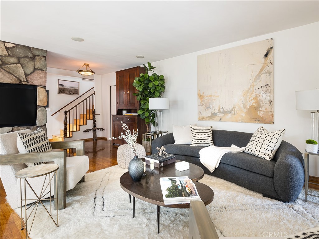 228 W Maple Avenue