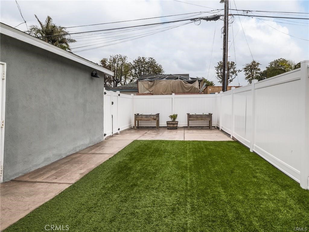 808 Crenshaw Boulevard