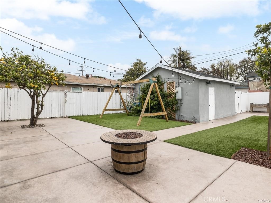 808 Crenshaw Boulevard