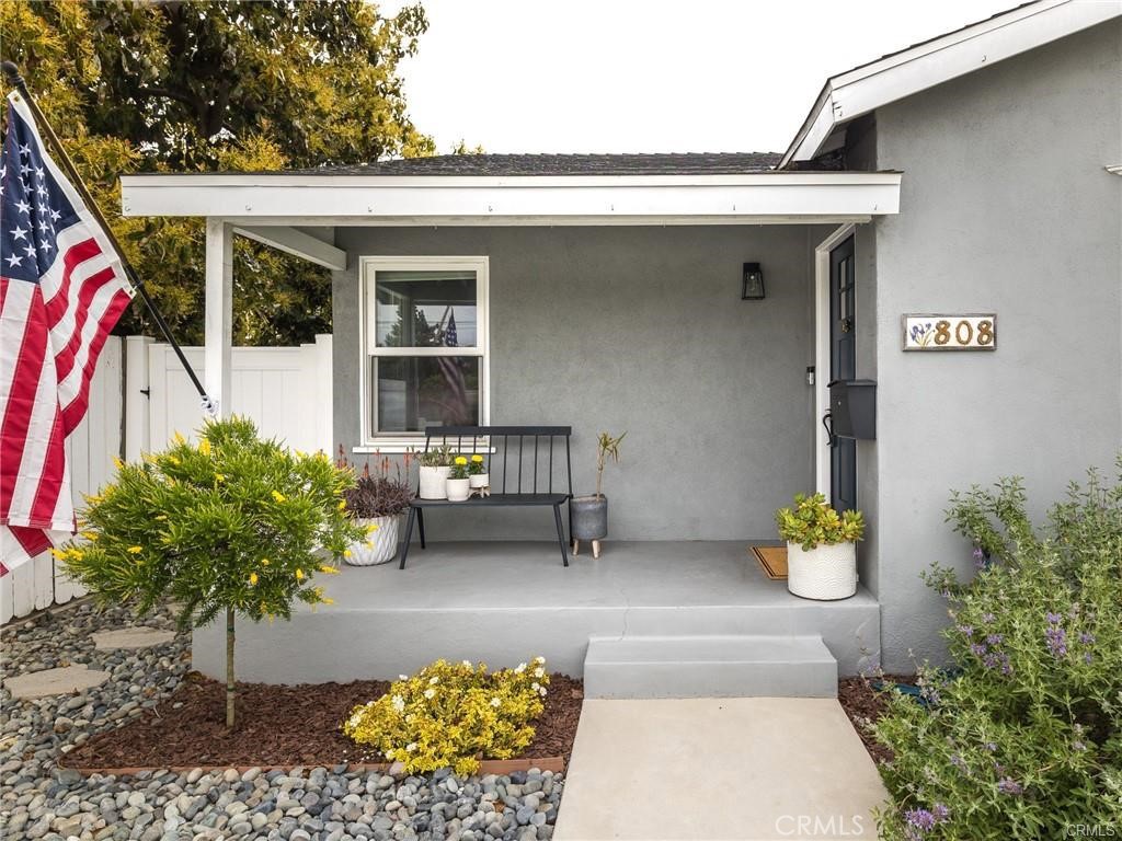808 Crenshaw Boulevard