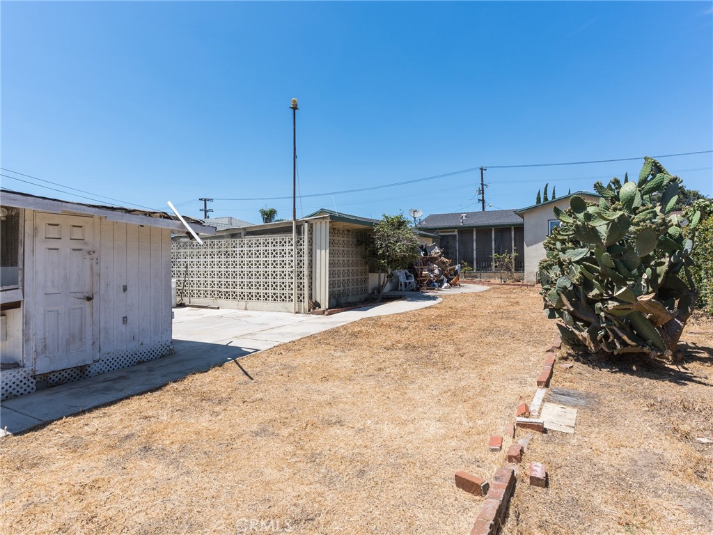 1520 W 121st Street