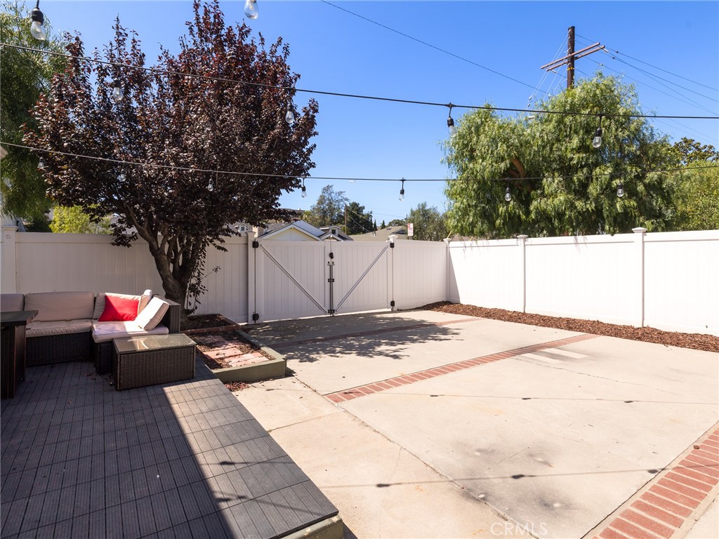 1201 E Sycamore Avenue