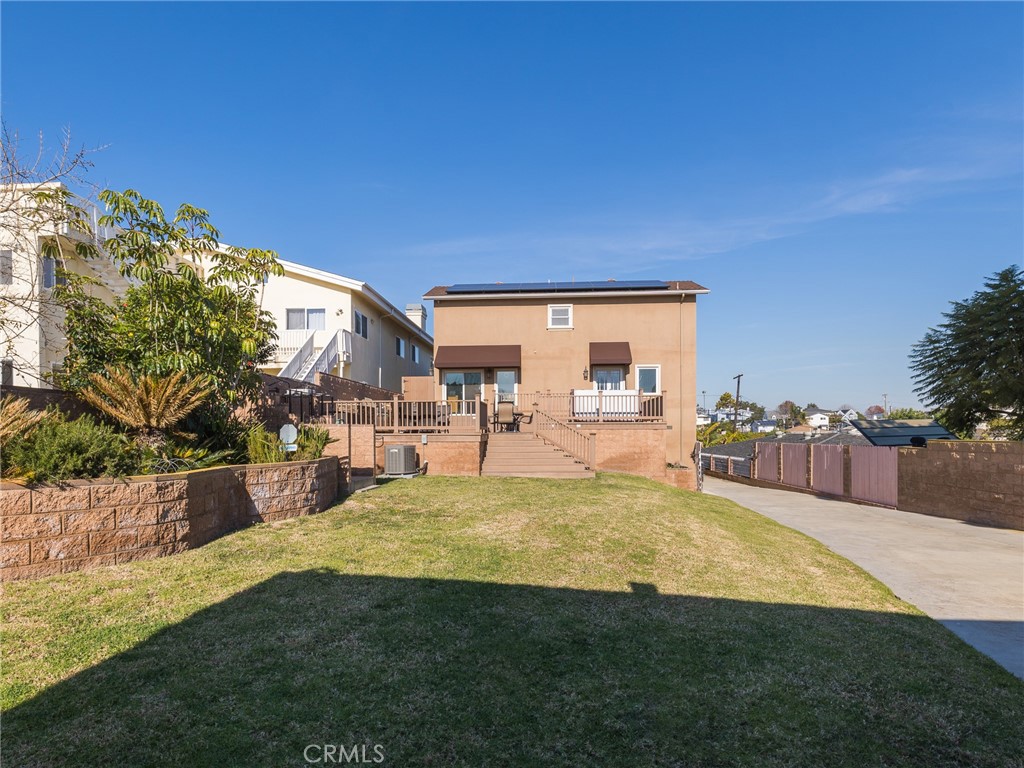 714 W Mariposa Avenue