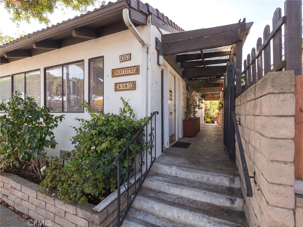 4385 Overland Avenue