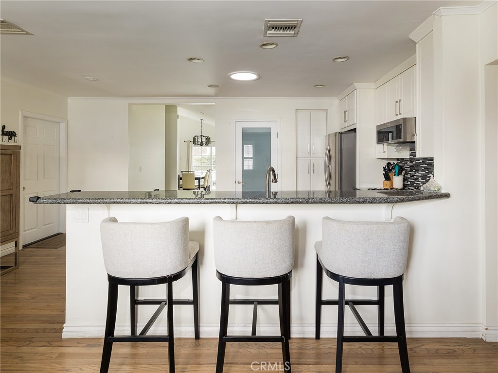 5451 W 76th Street
