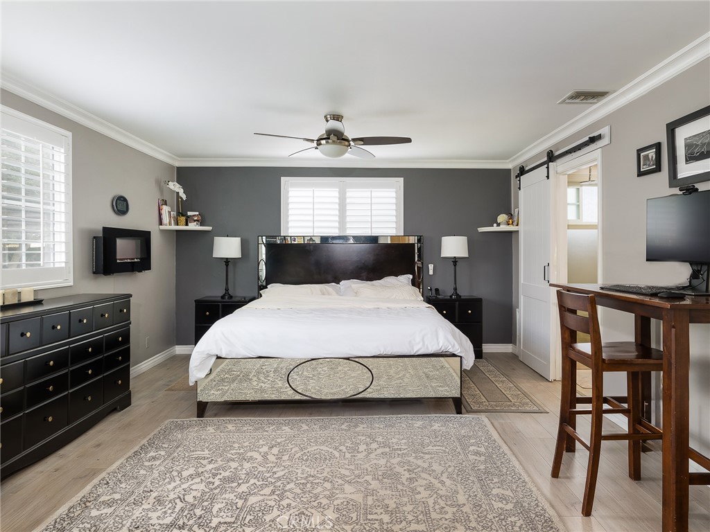 5451 W 76th Street