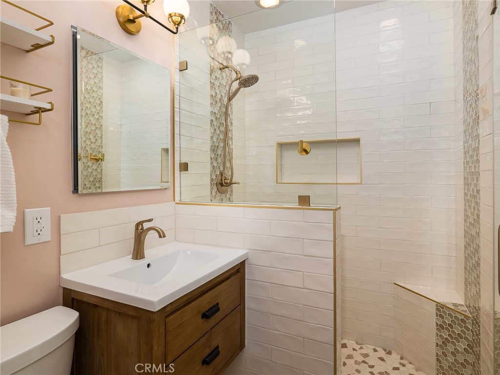 5451 W 76th Street