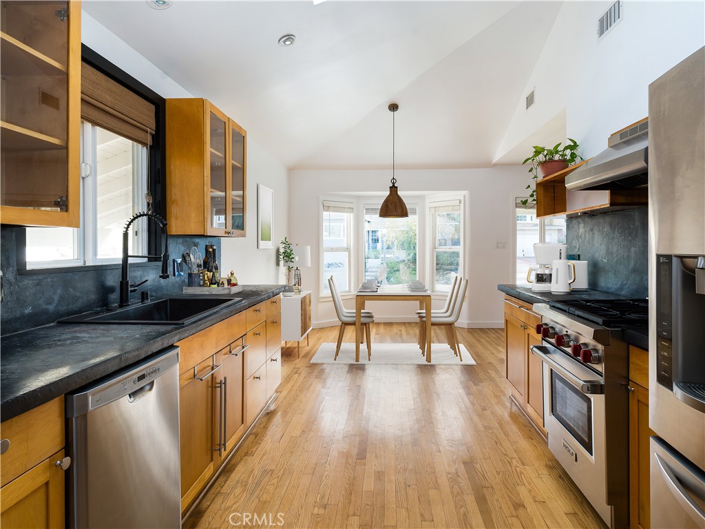 6039 W 76th Street