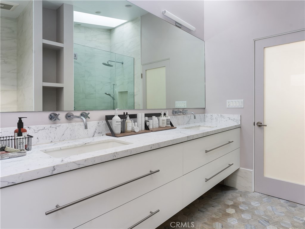 6039 W 76th Street
