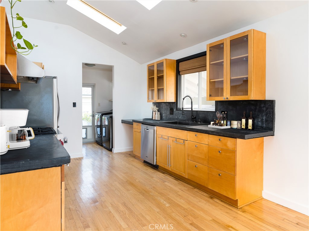 6039 W 76th Street