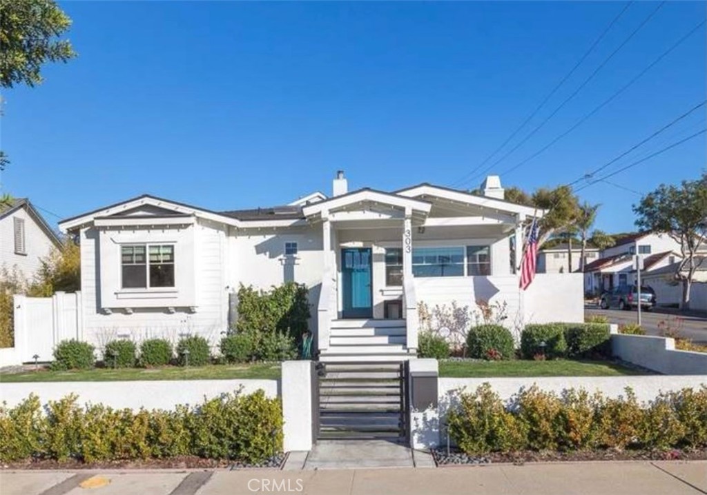 303 E Mariposa Avenue