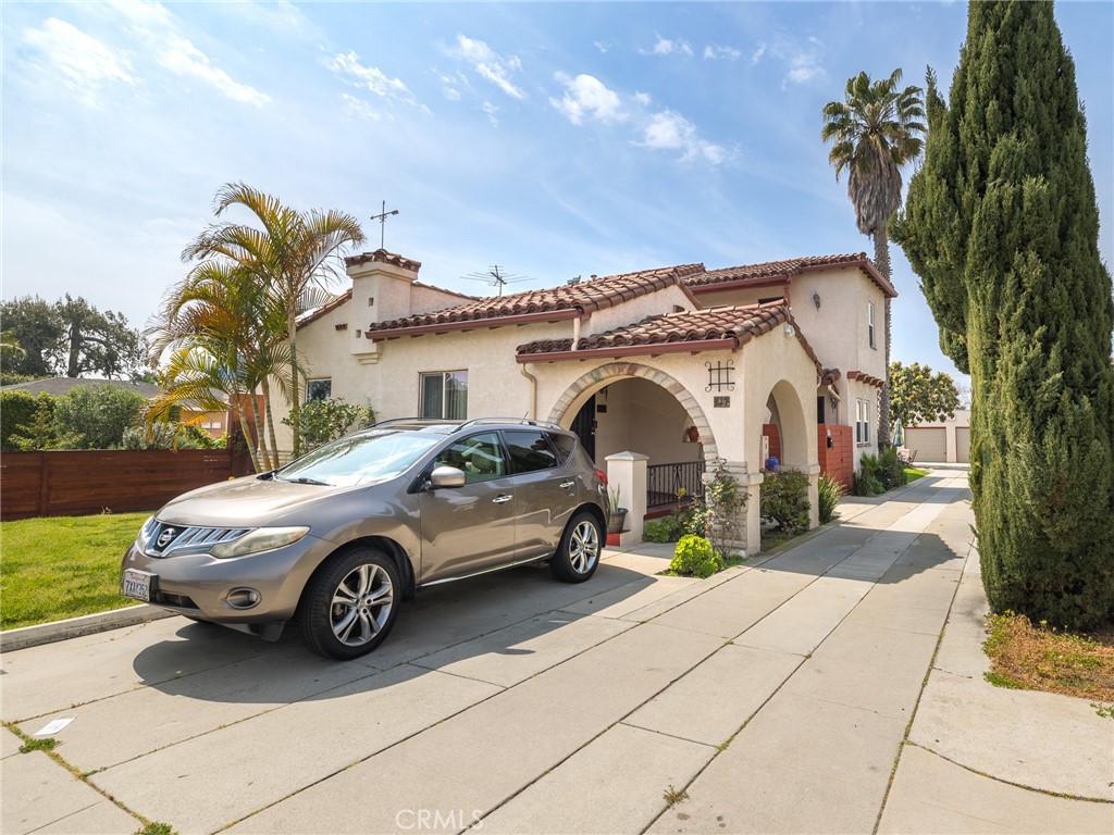 217 S Eucalyptus Avenue