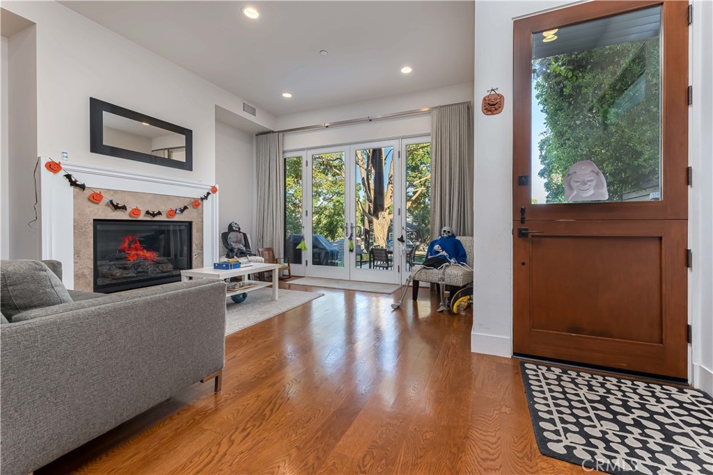 435 Standard Street