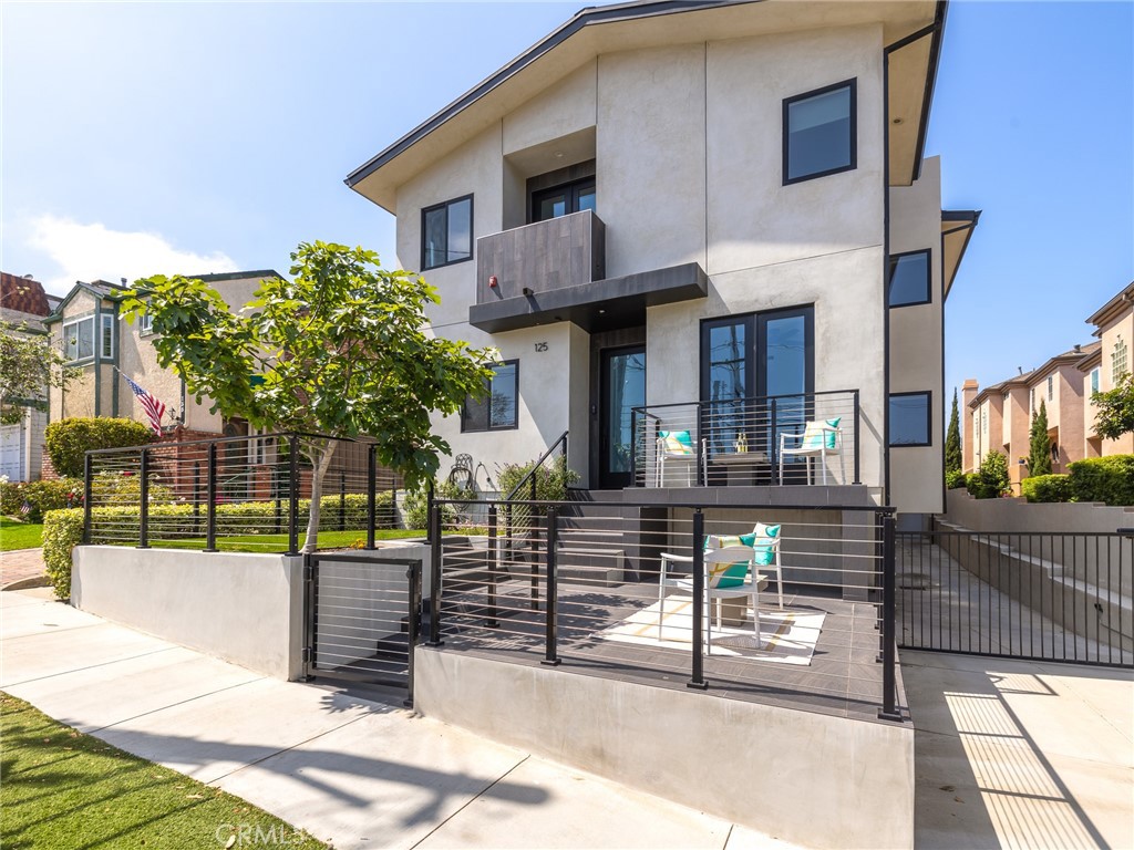 125 W Palm Avenue