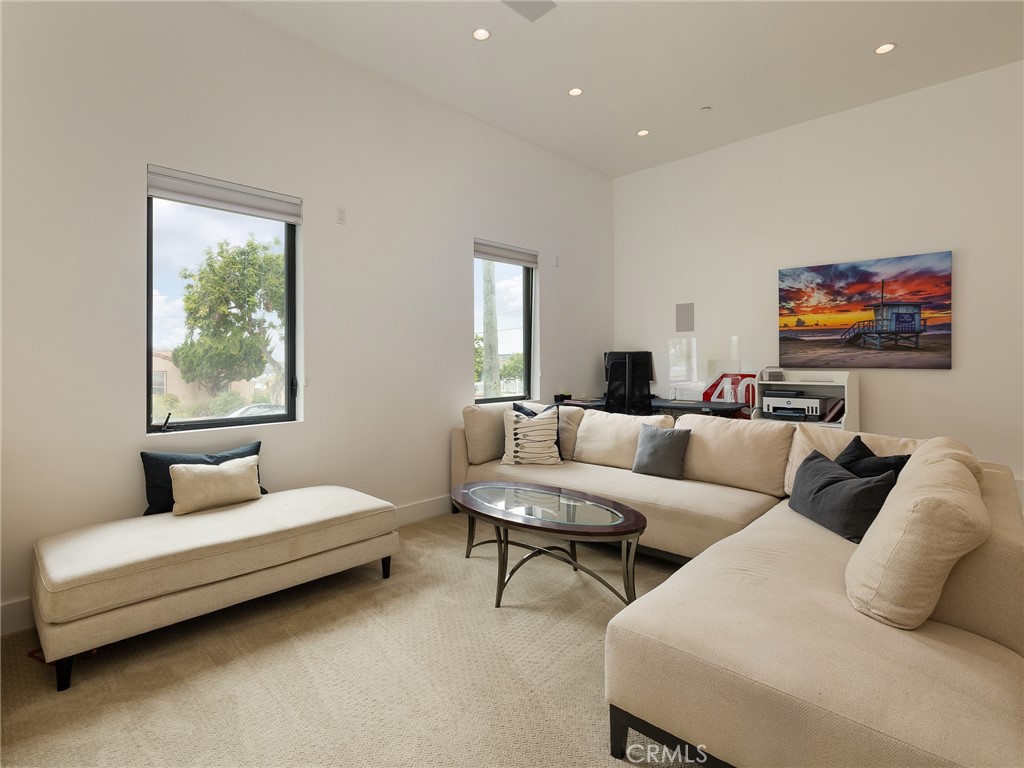 928 Eucalyptus Drive
