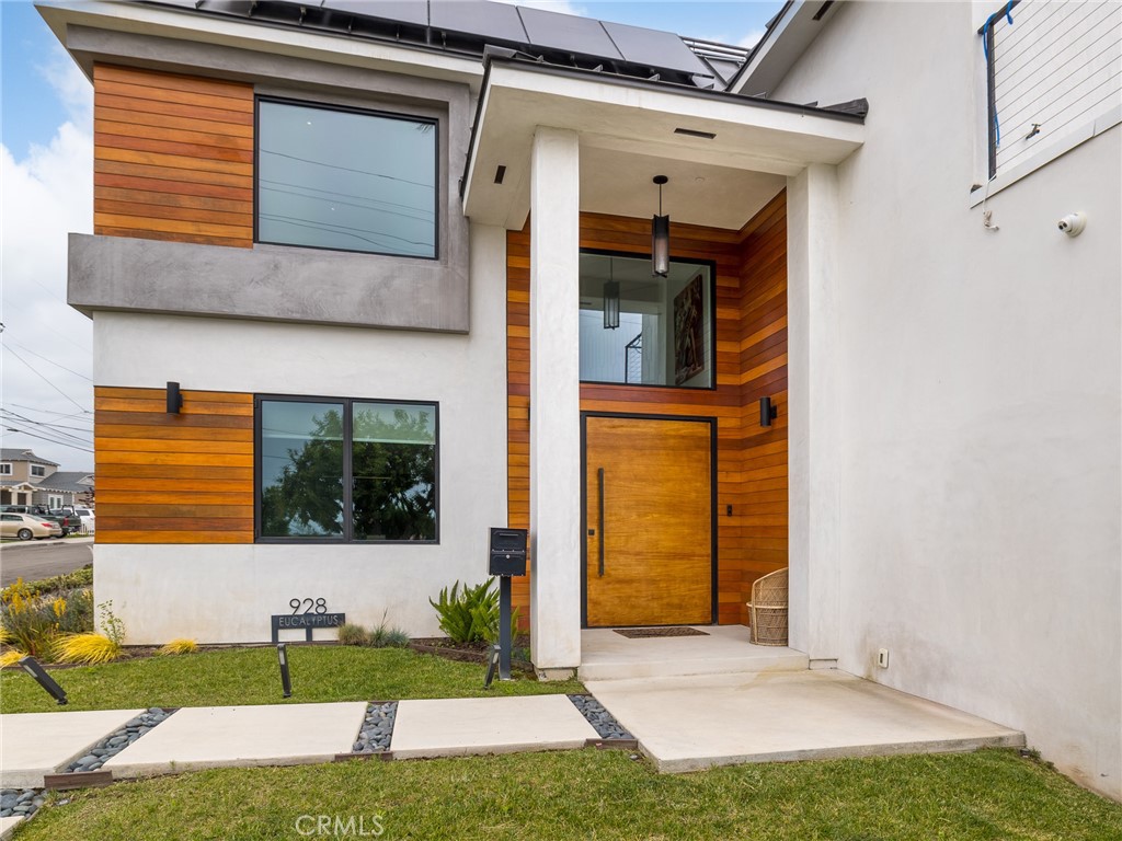 928 Eucalyptus Drive