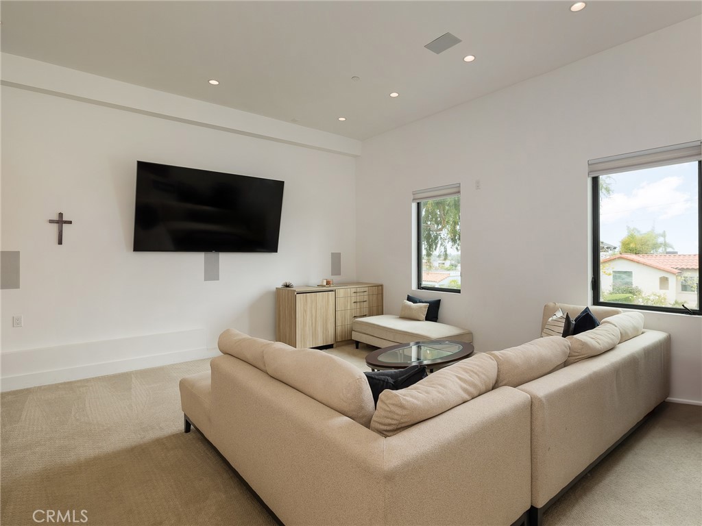 928 Eucalyptus Drive