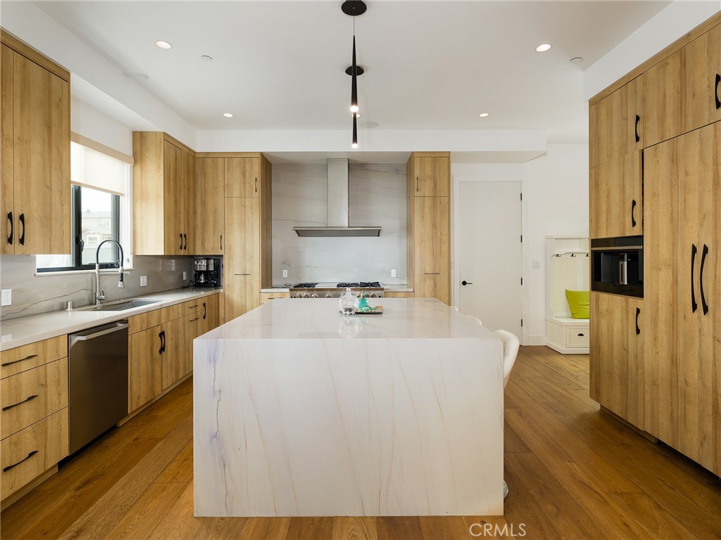 928 Eucalyptus Drive