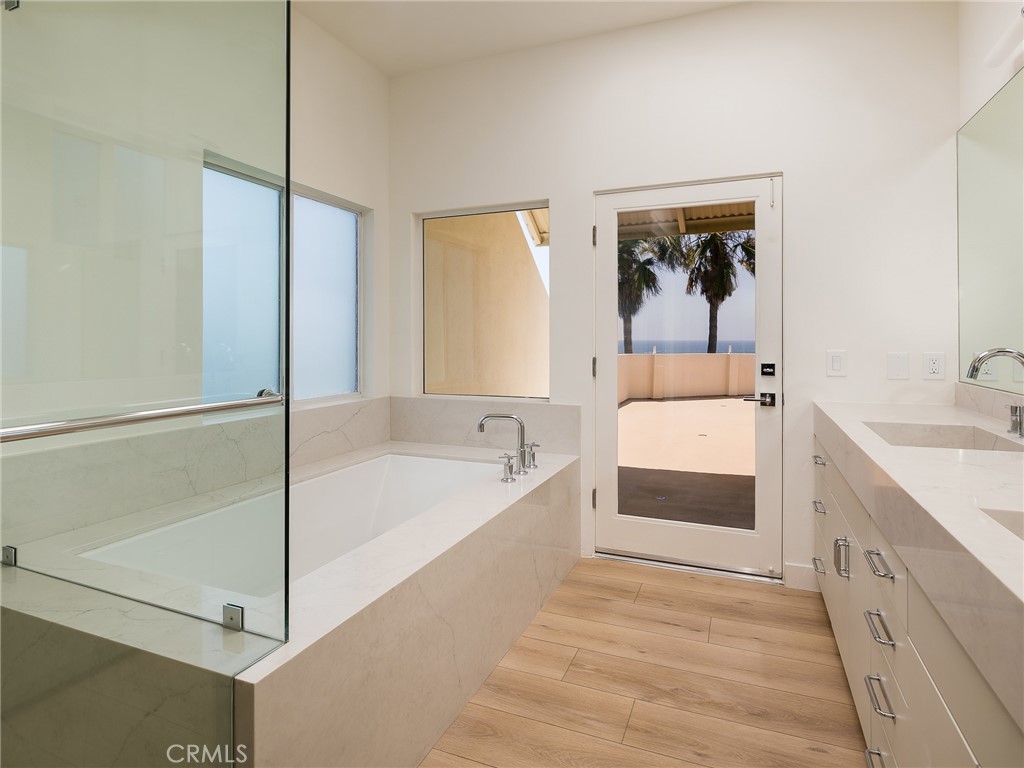 7331 Vista Del Mar Lane